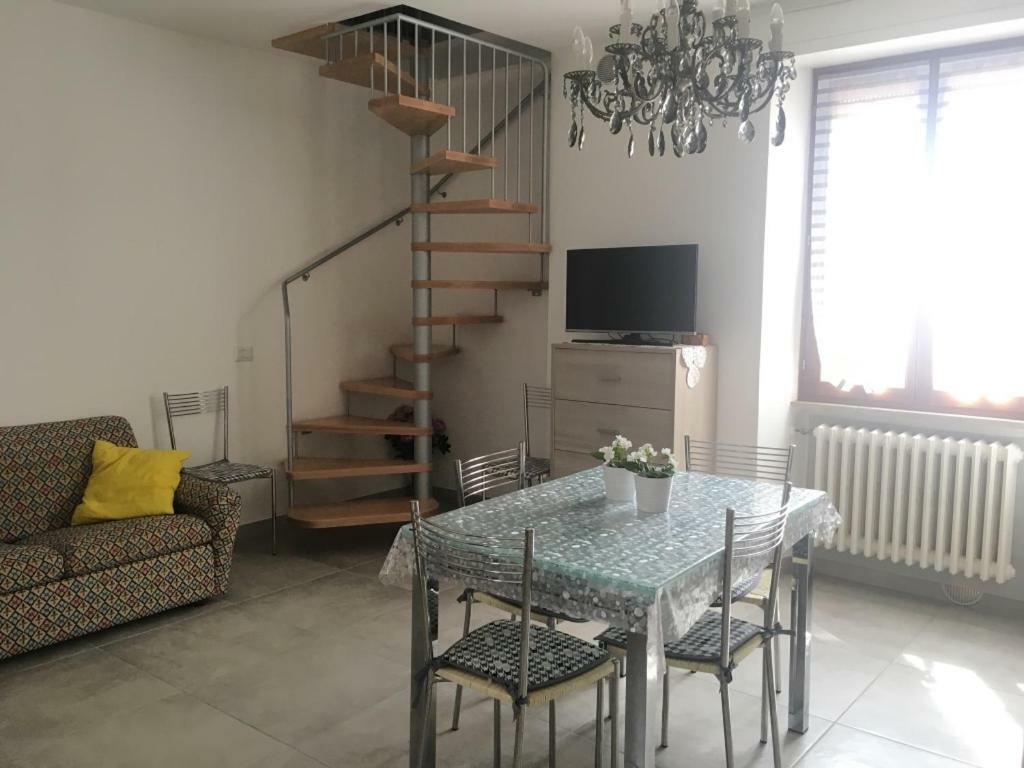 דירות פוסומברונה Casa Leo מראה חיצוני תמונה